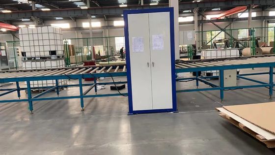 मधुमक्खी के छल्ले बनाने के लिए उच्च क्षमता वाली स्वचालित मधुमक्खी के छल्ले ग्लूइंग मशीन