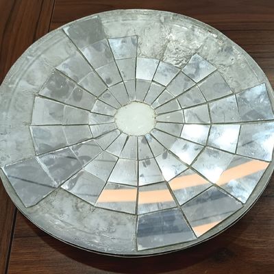 1500*1800mm आकार के एल्यूमीनियम हनीकॉम्ब पैनलों का उपयोग सौर पैनलों पर किया जाता है