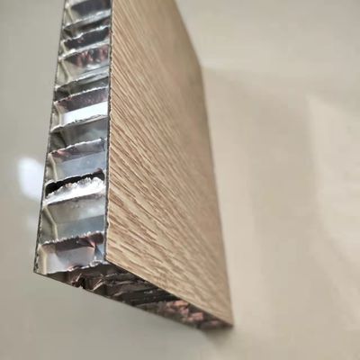 गुणवत्ता  ISO9001 750x1150mm HPL Honeycomb Panel 4mm 6mm Side Length कारखाना