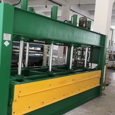 बिक्री के लिए अनुकूलन तेल तापमान के साथ एल्यूमीनियम मधुमक्खी पैनल गर्म प्रेस मशीन
